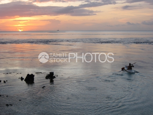 Sunset on lagoon, Coucher de soleil sur le lagon
