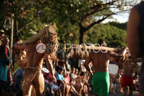 Fruits carriers racing in Papeete