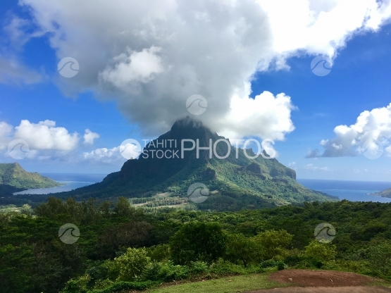 View on Mt Rotui from the belvedere lookout at Moorea