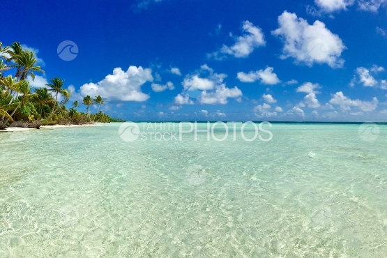 Tetiaroa in the lagoon, Beach of Motu Rimatu, panoramic view