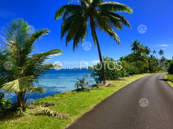 Typical street scenery along the coastline of Tahaa