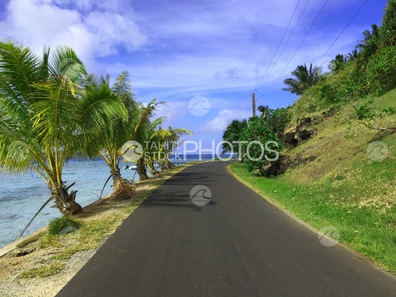 Typical street scenery along the coastline of Tahaa