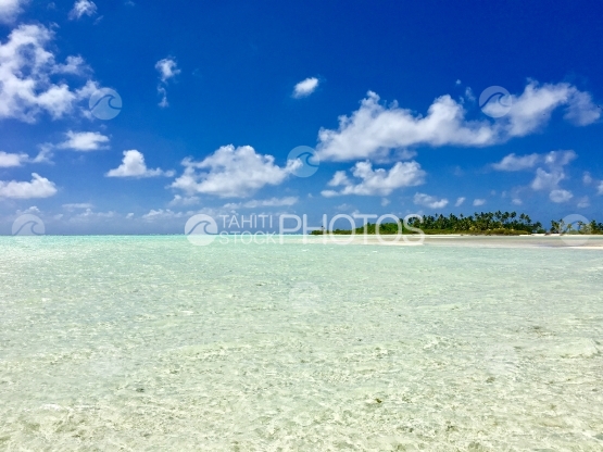 Small island in the lagoon of Tetiaroa