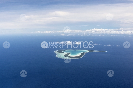 Tupai, aerial view of the heart shape of the atoll