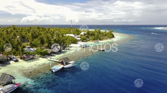 Fakarava aerial view, pass of Tetamanu