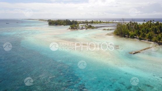 Fakarava aerial view, pass of Tetamanu
