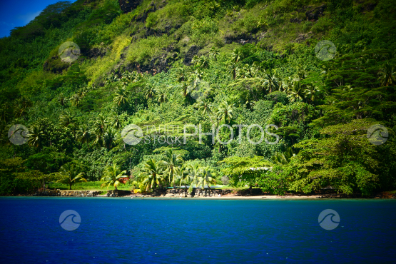 Coast line and lagoon of Huahine