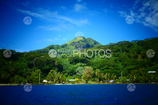 Coast line and lagoon of Huahine