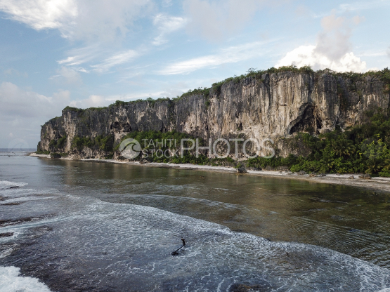 Makatea, aerial shot of the island and reef