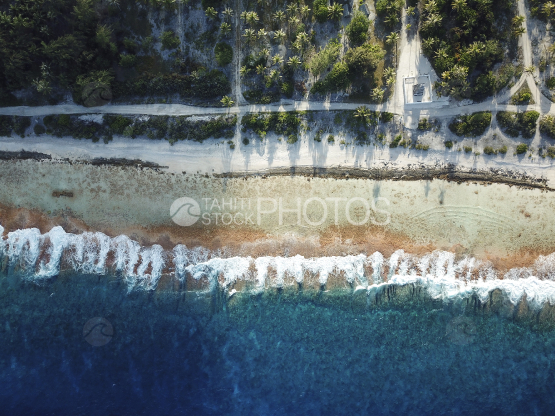 Fakarava, aerial shot of the reef