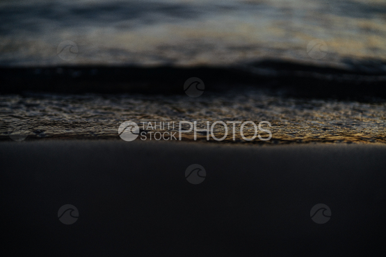 BORA BORA, SHORE ON THE BEACH AND SMALL WAVES