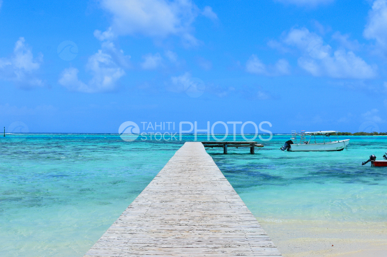 moorea, pontoon on the turquoise lagoon