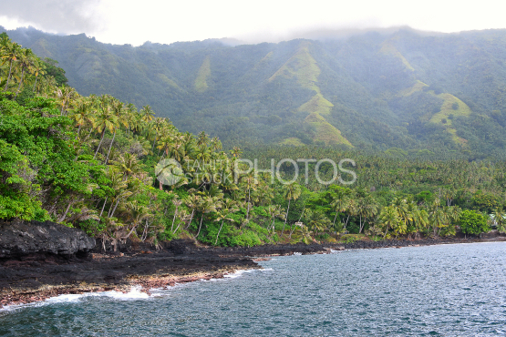 hatiheu bay, north of nuku hiva 
