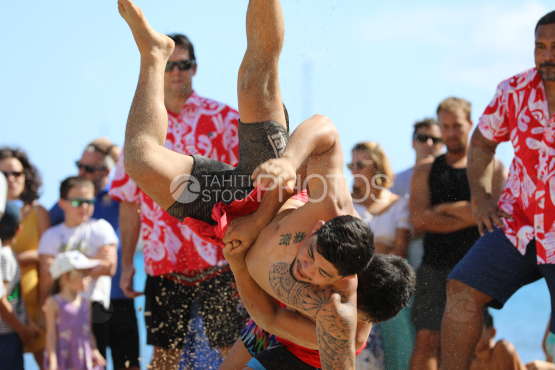 Tahiti, Two men wrestling, Traditional Wrestling Competition, Tuaro Maohi, Polynesia