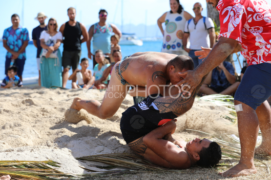 Tahiti, Two men wrestling, Traditional Wrestling Competition, Tuaro Maohi, Polynesia